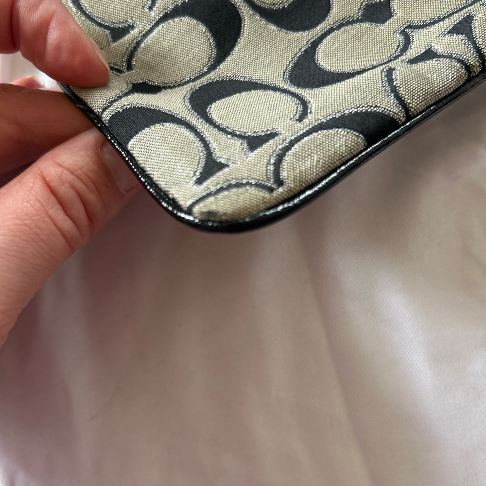 Coach Poppy Black and Grey Signature Wristlet - Picture 5 of 12